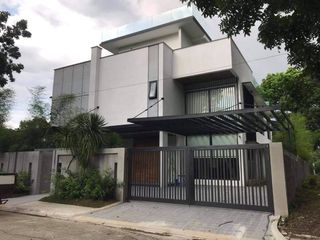 5 BEDROOM HOUSE AND LOT FOR SALE MANILA SOUTHWOODS RESIDENTIAL ESTATES GOLF AND COUNTRY CLUB CAVITE NEAR NUVALI BRENT LAGUNA CANLUBANG
