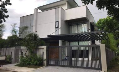 5 BEDROOM HOUSE AND LOT FOR SALE MANILA SOUTHWOODS RESIDENTIAL ESTATES GOLF AND COUNTRY CLUB CAVITE NEAR NUVALI BRENT LAGUNA CANLUBANG