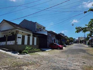 Rumah Pojok dan Luas Di Pusat Kota Jember