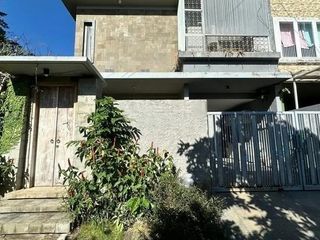 Investasi Skema Lelang Rumah 2 Lantai Lengkap Kolam Renang di Kuta, Badung, Bali