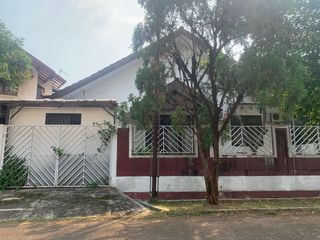 Dijual cepat rumah posisi hook dekat LRT via lelang. Cibubur, ciracas, jakarta timur