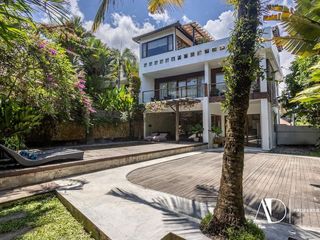 FREEHOLD | LEASEHOLD | OCEAN VIEW VILLA 50 METERS FROM BALIAN BEACH