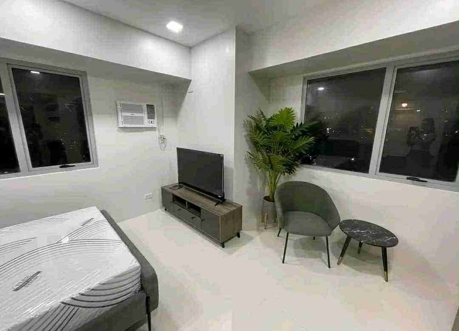 FOR RENT: Studio Corner Unit in Taft East | Lamudi.com.ph