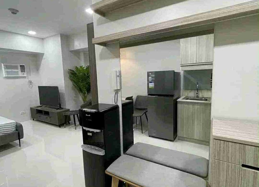 FOR RENT: Studio Corner Unit in Taft East | Lamudi.com.ph