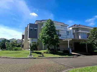Dijual Rumah Cantik Mewah Hoek  Di cluster Goldfinch the Springs Summarecon Serpong