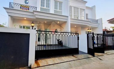 ZN61 Rumah Baru Mewah American Classic Jatiwaringin Pondok Gede Bekasi