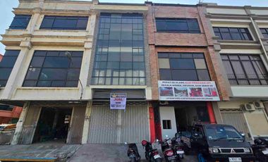 Rungkut Mega Raya. Ruko 3 lantai siap pakai