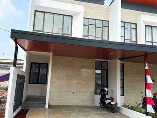 Dijual Rumah 2 Lantai Readi dekat Toll Bekasi Timur