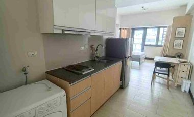 Fully Furnished Studio With Parking at Salcedo Skysuites along H.V. dela Costa, Salcedo Village, Makati City