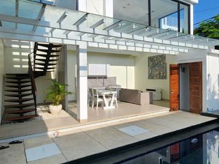 VILLA OCEAN VIEW DALAM KOMPLEKS DI NUSA DUA