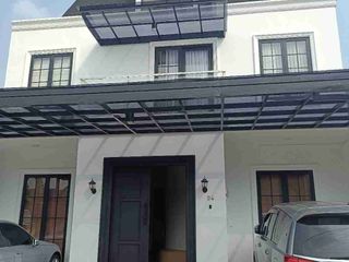 Dijual Rumah Mewah 2 Lantai Dkt Sumarecon