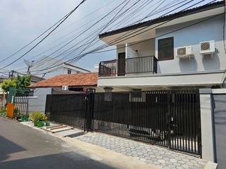 KOS PUTRI MANDALA SELATAN Lokasi Jalan Besar di Tomang dengan Fasilitas Lengkap
