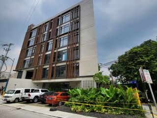 RUSH SALE! 6-Storey Commercial Office Building with Roof Deck for Sale in Mandaluyong