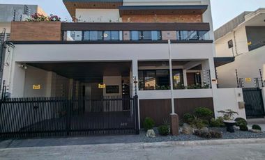 5 Bedroom House and Lot in Tierra De Maria Village, Paranaque FOR SALE