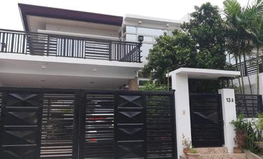 Molave Park Subdivision 4 Bedroom House and Lot with Parking For Sale For Lease Merville Parañaque City +