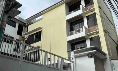 Building In Las Pinas for rush sale