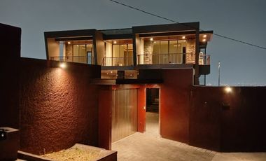 Dijual Rumah Mewah 3 Lantai View Istimewa Di Singotoro Semarang
