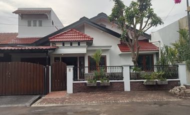 DIJUAL Rumah Second Terawat Baruk Utara - Merr Surabaya