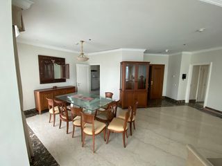 Apartemen Four Seasons Residence, 3BR, 198sqm, Furnished, Tower Spring