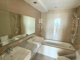 2 Bedroom Condo FOR SALE in Uptown Parksuites BGC
