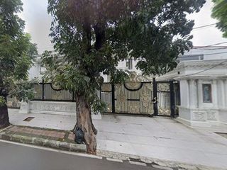 Rumah 4lt Dengan Private Pool di Kramat Senen, Selangkah Ke UI