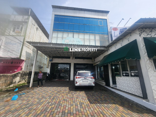 Ruko 3 Unit gandeng Jual Cepat , Lokasi di Jl.Setia Budi ( Dekat taman setia budi )