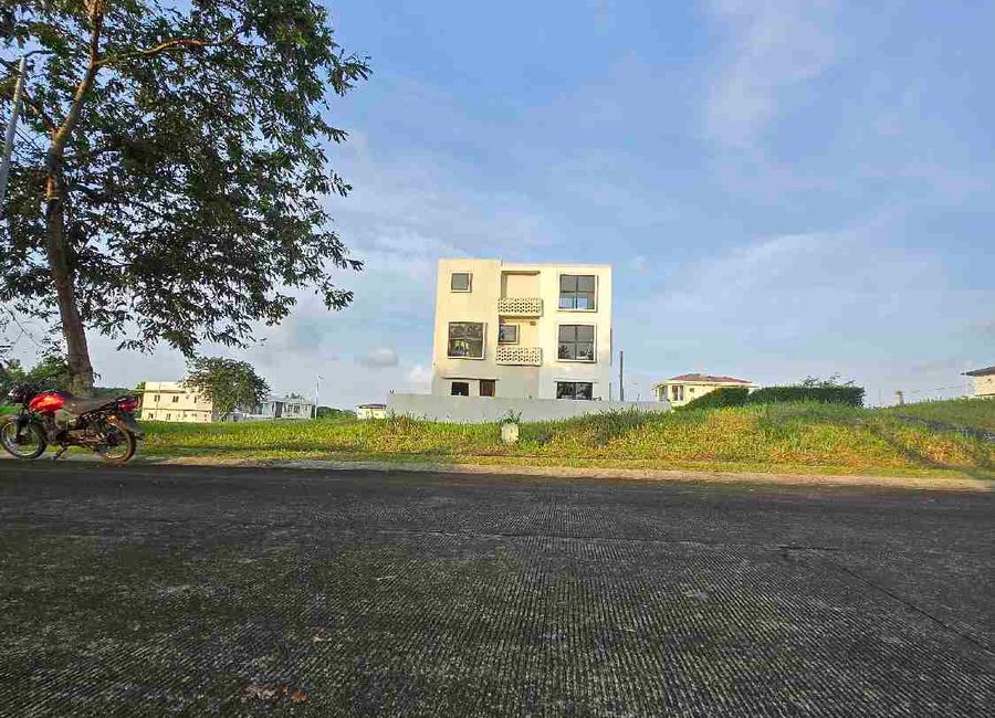 Marathon Drive, Venare, Canlubang, Calamba, Laguna