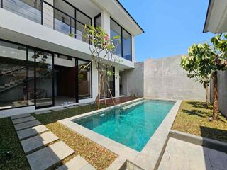 Di Jual New Villa 2 Lantai Furnish Di Jalan Semer, Kerobokan