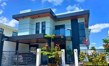 Fully Furnished 5-Bedroom House & Lot for Sale in Royale Tagaytay Near Splendido Taal & Twin Lakes