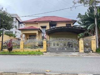 RUMAH MEWAH DI JALAN UTAMA WIKA SIAP HUNI LOKASI PREMIUM