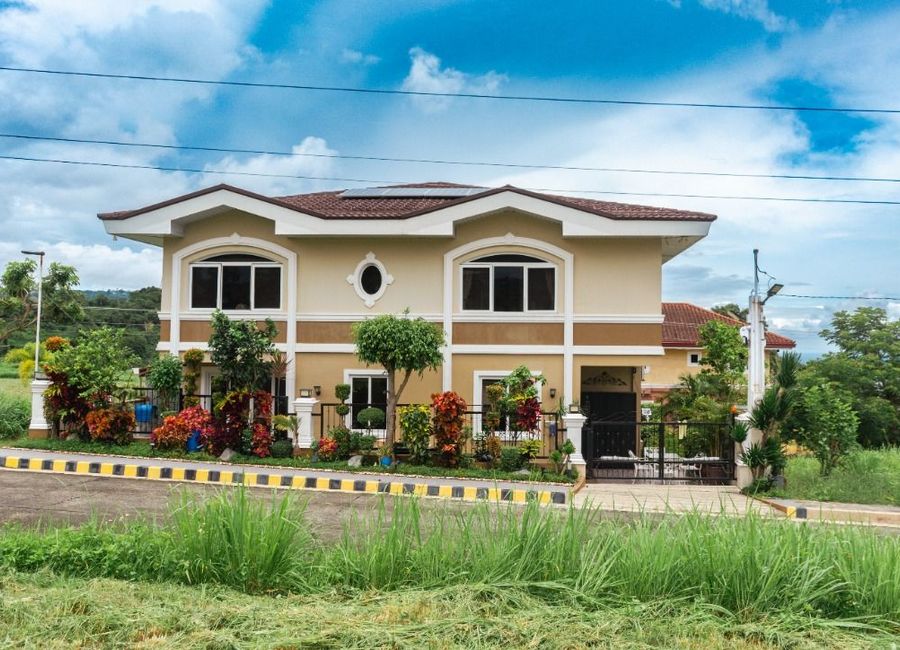 Paseo de Enrile, Splendido Taal Residential Golf & Country Club, Laurel, Batangas