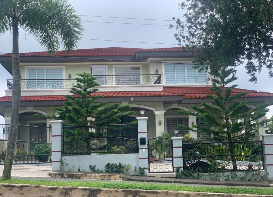 Paseo de Enrile, Splendido Taal Residential Golf & Country Club, Laurel, Batangas image 3