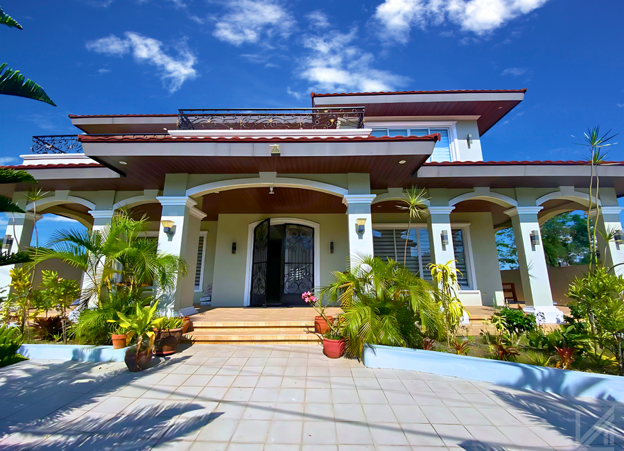 Paseo de Enrile, Splendido Taal Residential Golf & Country Club, Laurel, Batangas