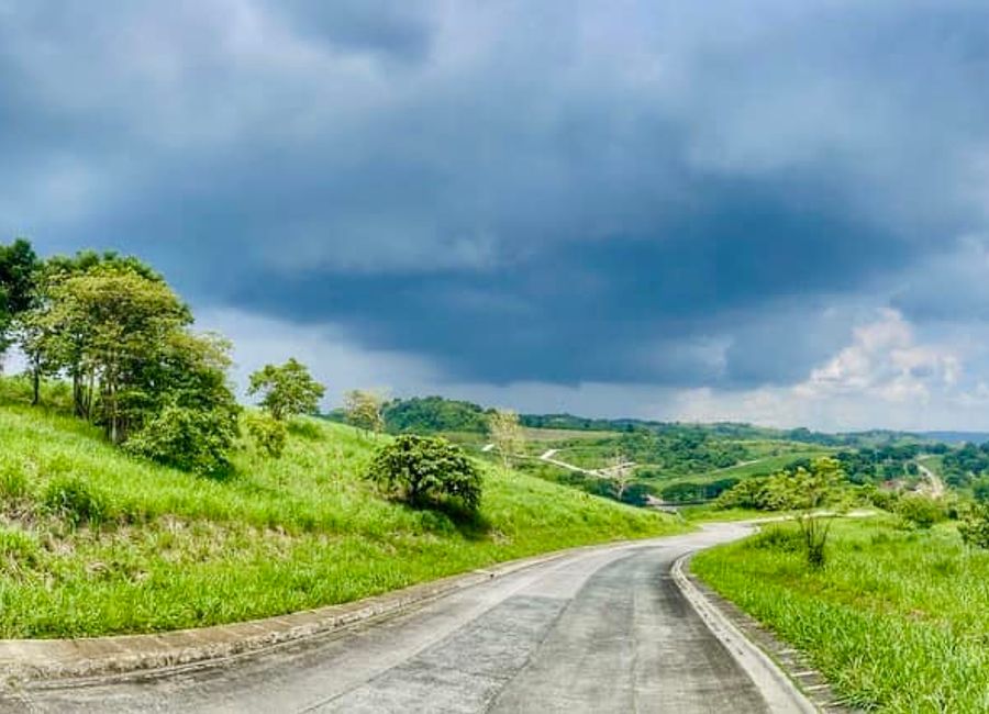 Forest Hills Avenue, Langhaya, Dela Paz, Antipolo, Rizal