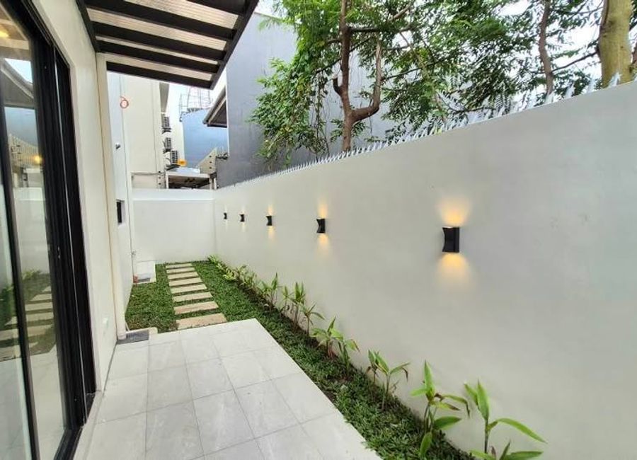 Villa Segovia, Santa Rosa, Laguna image 2
