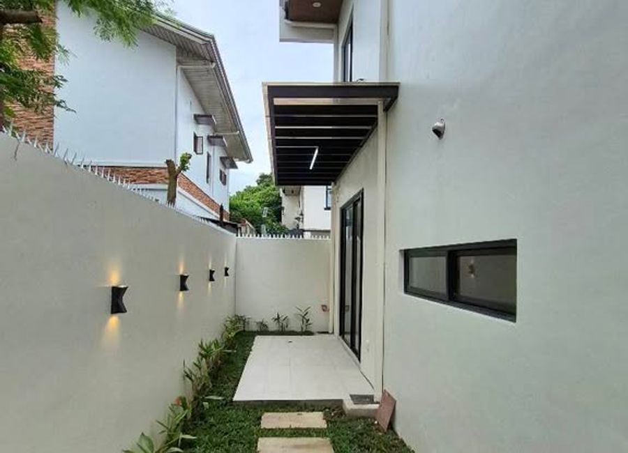 Villa Segovia, Santa Rosa, Laguna image 3