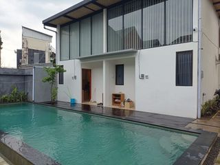 Kost Kosan Elite Full Furnish Di Penamparan Padangsambian Dkt Mitra 10 Gatsu Barat Cargo