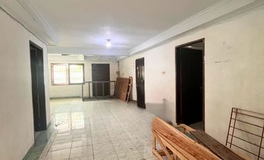 Termurah Mutifungsi!Bisa untuk kost kostan, Gudang Expedisi, Mess dan Usaha rumahan, 2 lantai 315m, rumah di Muara karang