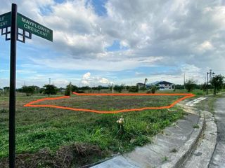 For Sale. Property in SOLEN Residences, STA.Rosa Laguna.