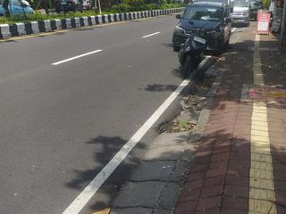 Di kontrakkan tanah Free bangunan masih layak huni Badung-Bali