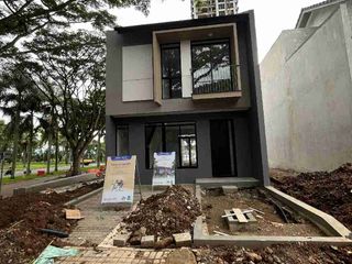 Rumah diatas bukit view lembah kota Baru Parahyangan