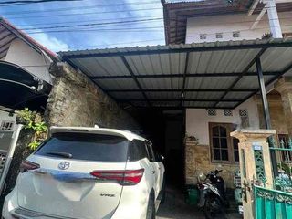 Dijual murah rumah 2 lantai  
Di jln gemitir kesiman kertalangu
Denpasar timur