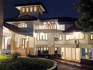JUAL / SEWA LAHAN PINGGIR JALAN DI CIBUBUR BONUS BANGUNAN BISA UNTUK KANTOR/USAHA