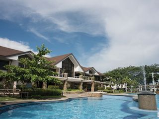 FOR LEASE: Modern Townhouse in Mahogany Place 2, Acacia Estates, Taguig
