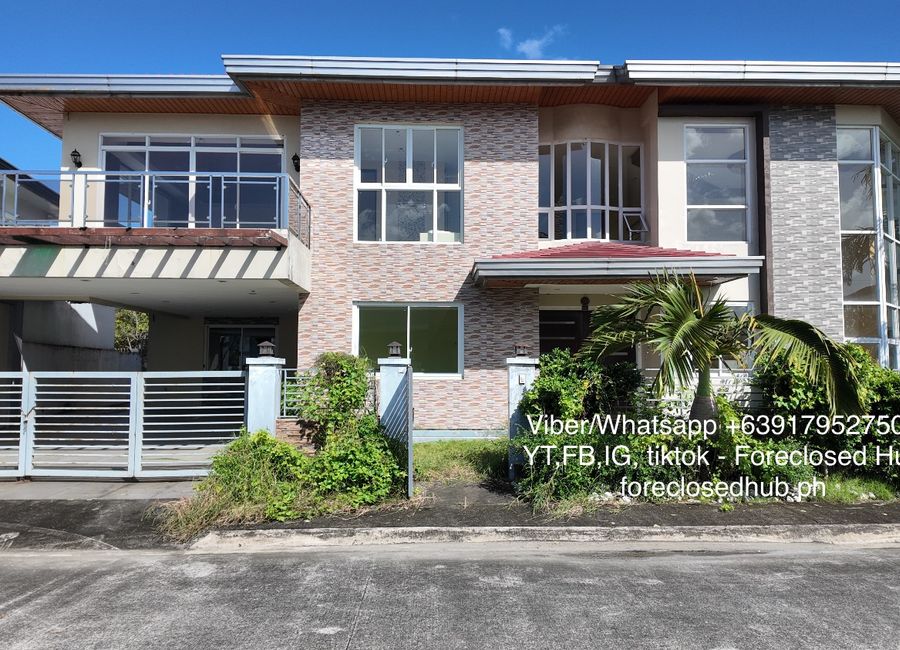 Jubilation East Binan near SLEX and Calax with attic | Lamudi.com.ph