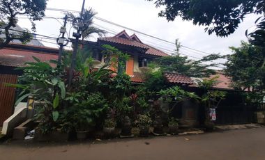 DIJUAL CEPAT RUMAH DUA LANTAI DIKAWASAN KEBAYORAN BARU JAKARTA SELATAN