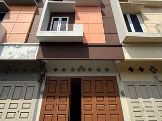 Disewakan Rumah Japaris Town House Daerah Sutrisno Kota