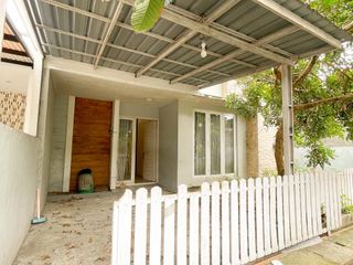 Rumah di kompleks Royal dekat sunsetland