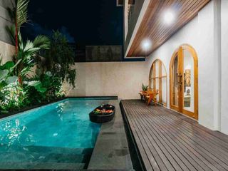 dijual villa baru lantai 3 lokasi kerobokan