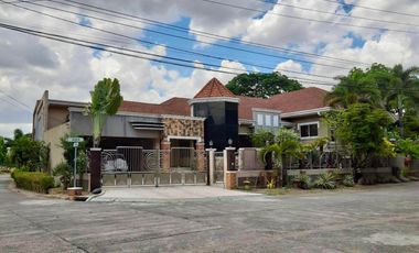 FOR SALE LUXURIOUS MANSION COMPOUND IN ANGELES CITY KOREAN TOWN NEAR CLARK